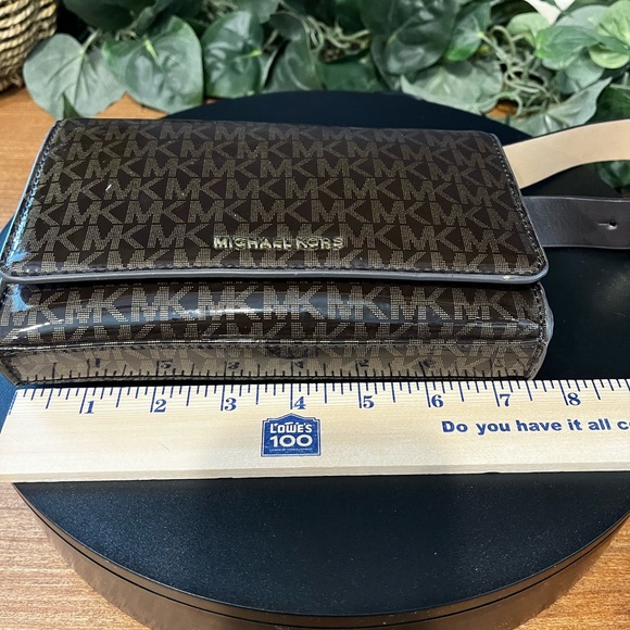 Michael Kors Brown & Gold Belt Bag (Fanny Pack) - Picture 7 of 14